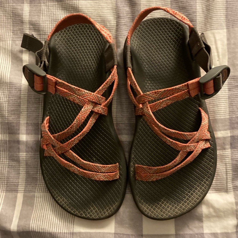 W6 Coral Orange Pink Chacos - in super condition!